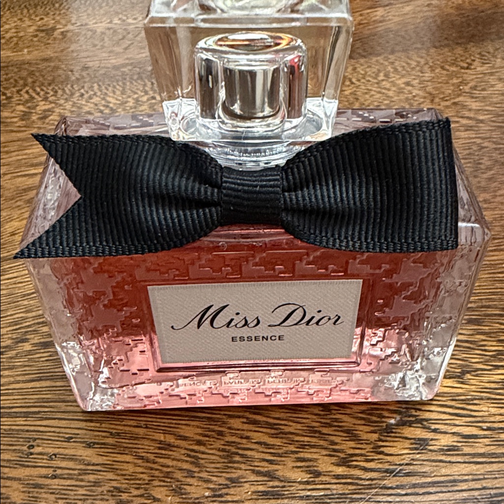 Dior Miss Dior Essence - Pink Bottle With Black Bow